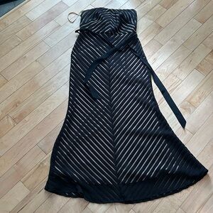 **FREE SHIPPING** White House Black Market Dress